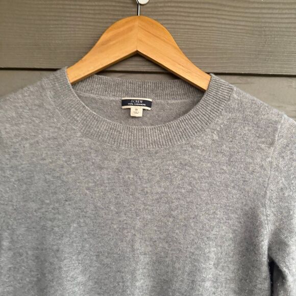 J Crew classic fit 100% cashmere sweater - Picture 3 of 7